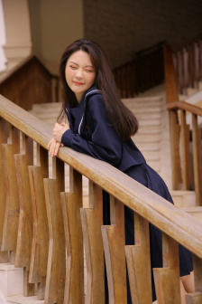 男生咬小兔兔的心理描写